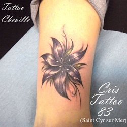 photographie,tatouage,cheville,femme,fleur,de,lys (JPEG Image, 500 × 523\u2026